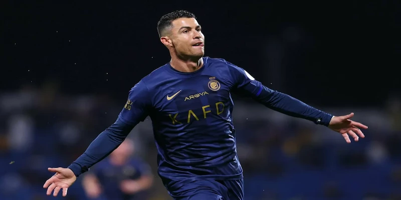 Cristiano Ronaldo huyền thoại bóng đá châu Âu